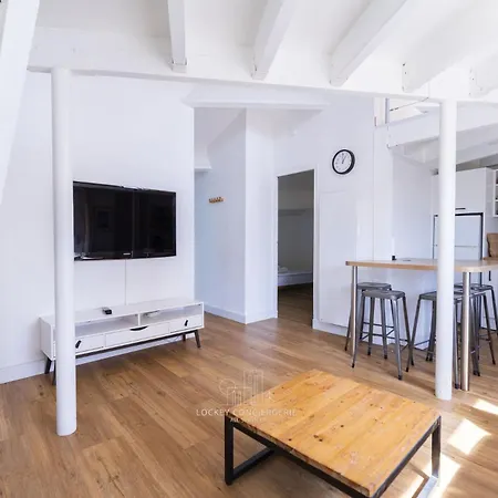Apartamento Sur Les Toits Du Vieux Port Avec Terrasse *
